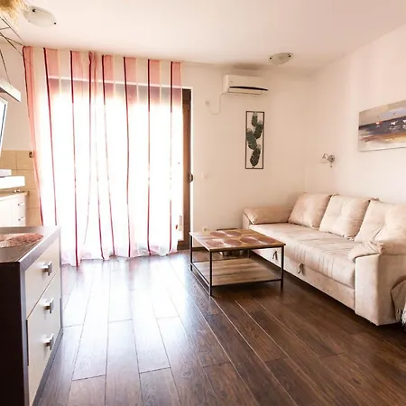 Lora Apartament *