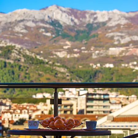 Lora Budva